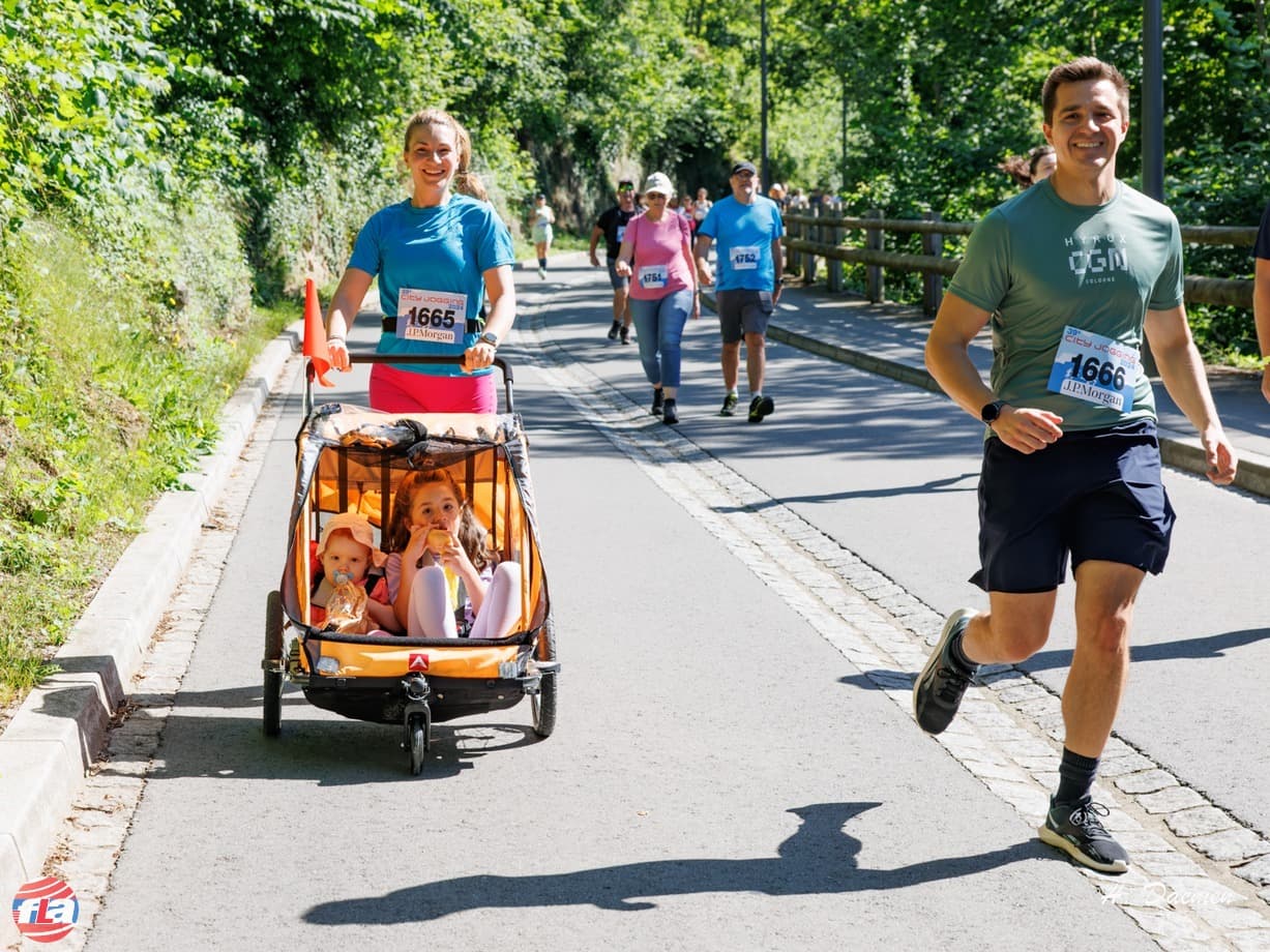 J.P.Morgan City Jogging - image