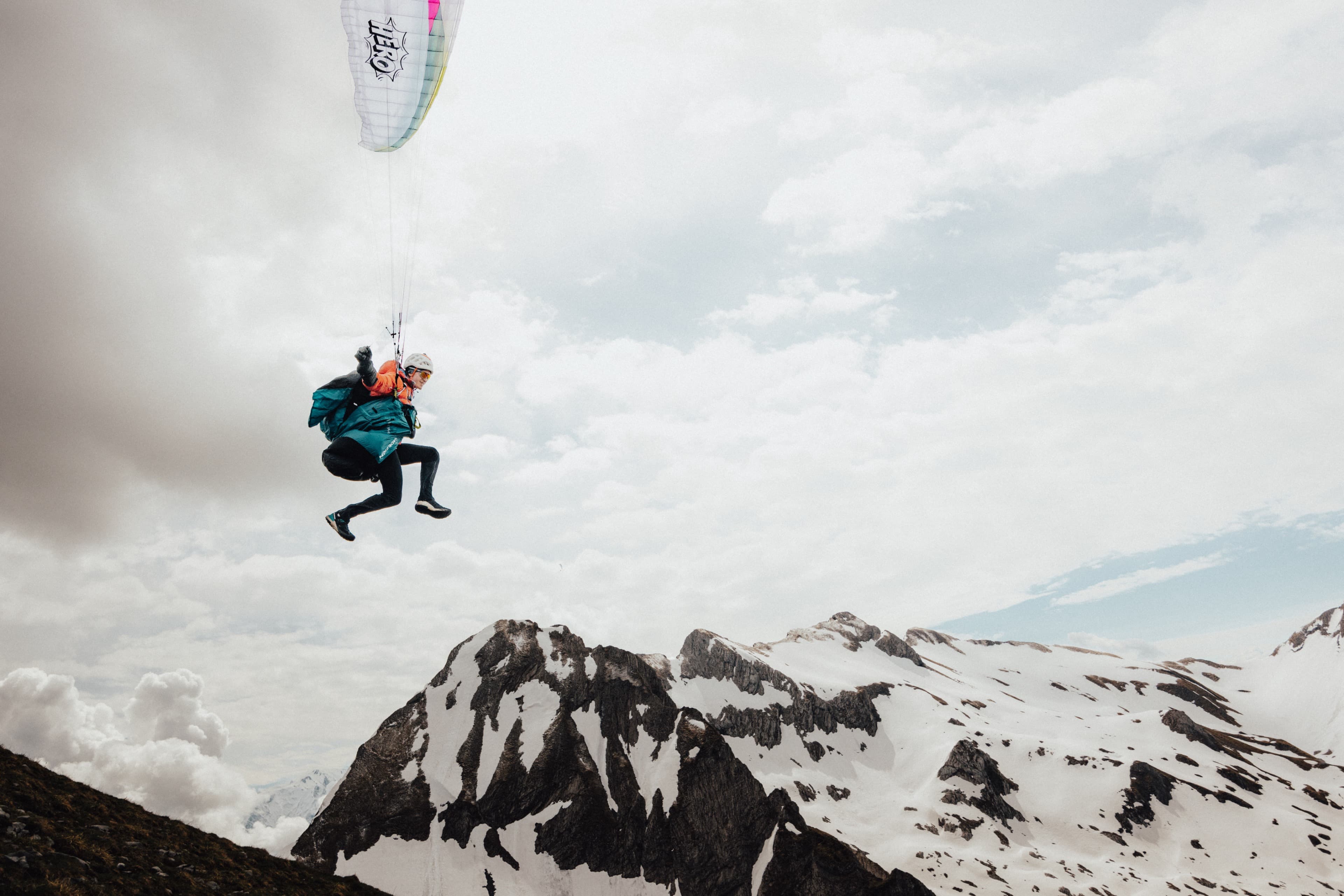 Bornes to fly - image