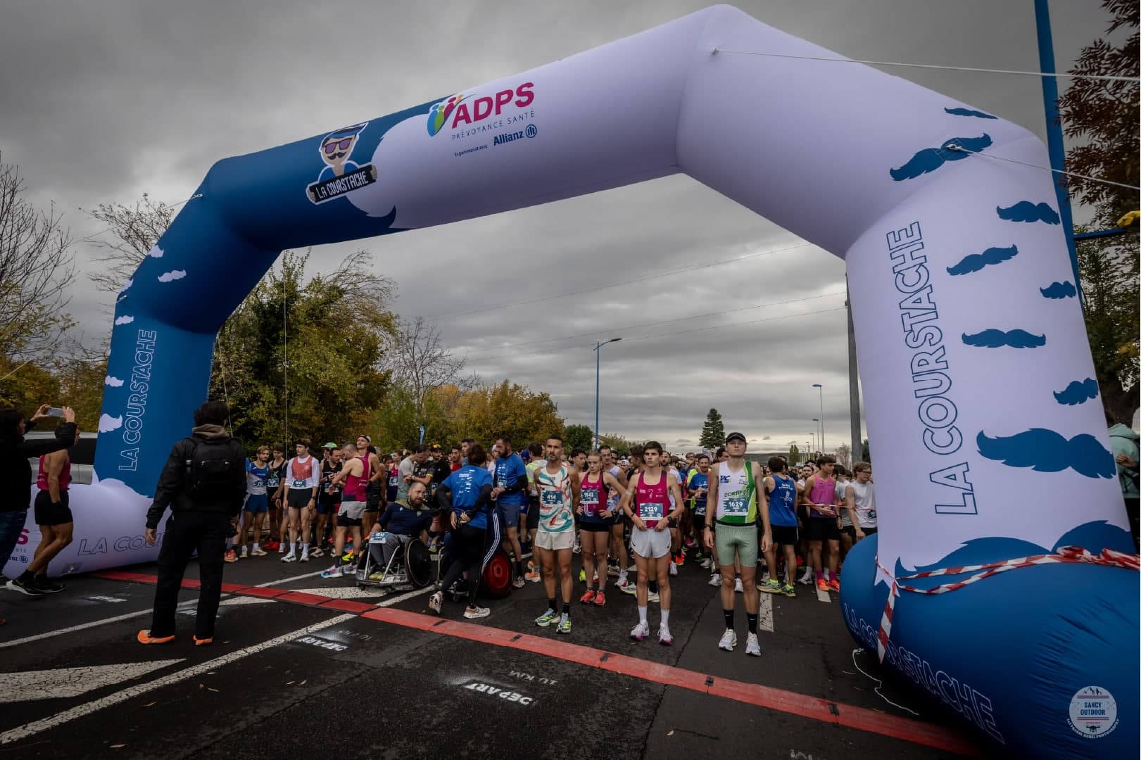 La courstache - image