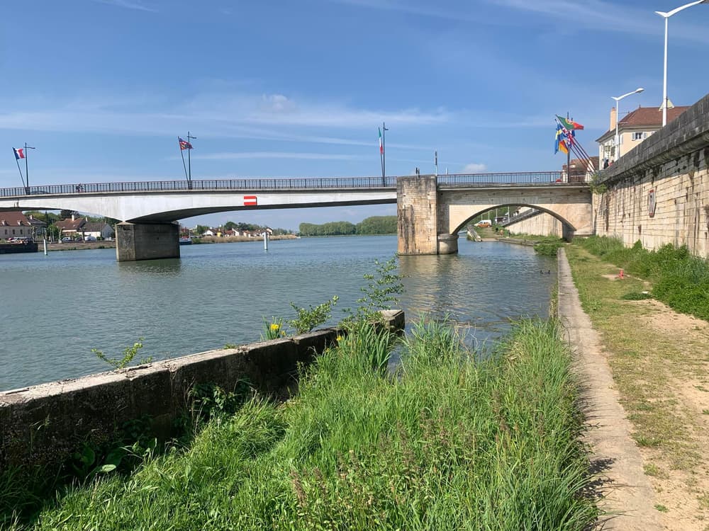 Courir au fil de l'eau - image