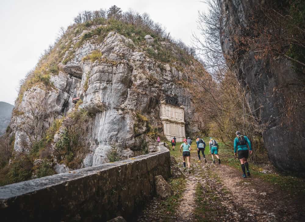 Trail des grottes - image